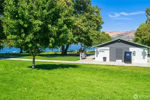 2220 W Woodin Ave, Chelan, WA 98816 - Photo 37