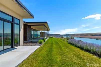 9665 Ridgeview Drive NW, Quincy, WA 98848 - Photo 1