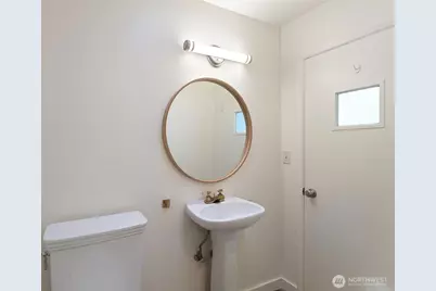 10260 Kaylen Pl, Bellevue, WA 98004 - Photo 23
