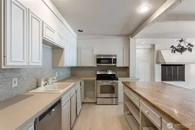 10260 Kaylen Pl, Bellevue, WA 98004 - Photo 13