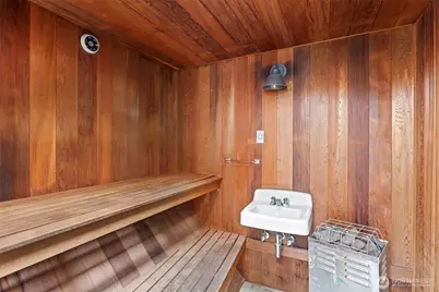 10260 Kaylen Pl, Bellevue, WA 98004 - Photo 21