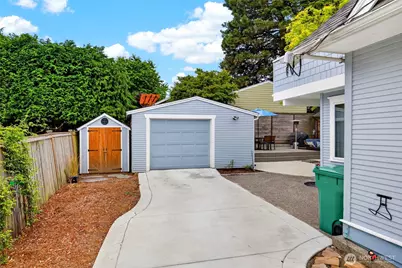 7337 Jones Avenue NW, Seattle, WA 98117 - Photo 3