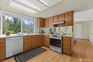 2006 245th Ave SE, Sammamish, WA 98075 - Photo 7
