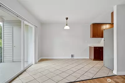 321 Bellevue Way SE #203, Bellevue, WA 98004 - Photo 7