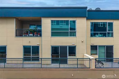 321 10th Avenue S #610, Seattle, WA 98104 - Photo 5
