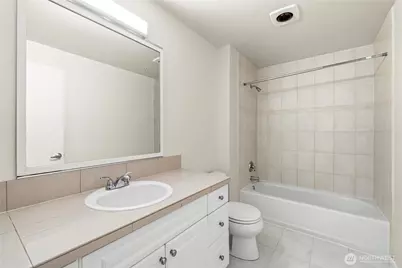 321 10th Avenue S #610, Seattle, WA 98104 - Photo 23