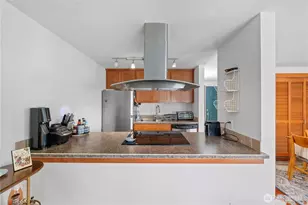 1730 Taylor Ave N, Seattle, WA 98109 - Photo 11