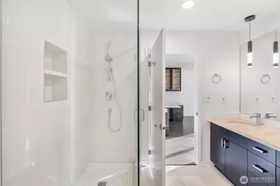 2716 Elliott Avenue #310, Seattle, WA 98121 - Photo 17
