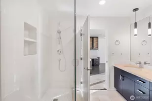 2716 Elliott Ave, Seattle, WA 98121 - Photo 17