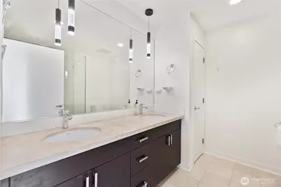 2716 Elliott Avenue #310, Seattle, WA 98121 - Photo 15