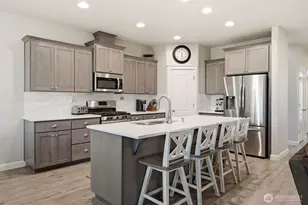 618 E Tanoak Ave, La Center, WA 98629 - Photo 9
