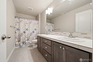 618 E Tanoak Ave, La Center, WA 98629 - Photo 31
