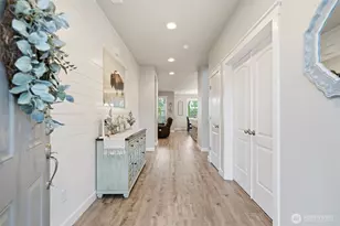 618 E Tanoak Ave, La Center, WA 98629 - Photo 5