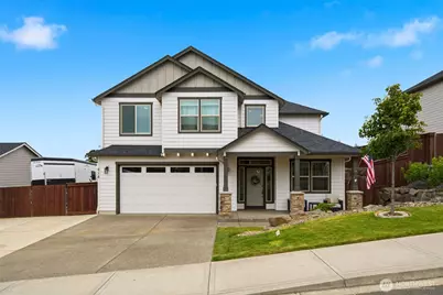 618 E Tanoak Avenue, La Center, WA 98629 - Photo 1