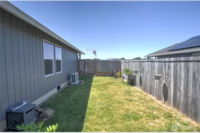 410 Herren Avenue, Winlock, WA 98596 - Photo 25