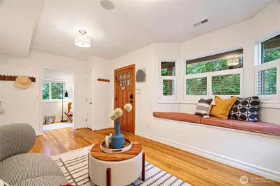 1528 NE 97th St, Seattle, WA 98115 - Photo 5