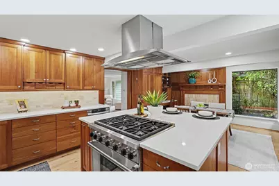 10555 SE 28th Street, Beaux Arts, WA 98004 - Photo 11