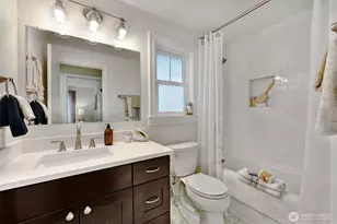 318 NE 59th St, Seattle, WA 98105 - Photo 17
