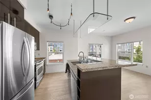 1026 NE 65th St, Seattle, WA 98115 - Photo 9