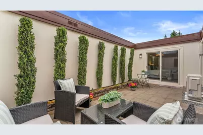 15964 NE 15th Street #A10, Bellevue, WA 98008 - Photo 19