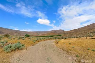 723 Burbank Creek Road, Yakima, WA 98901 - Photo 35