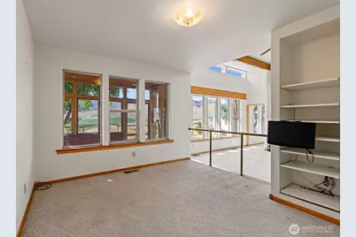 723 Burbank Creek Road, Yakima, WA 98901 - Photo 9