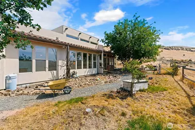 723 Burbank Creek Road, Yakima, WA 98901 - Photo 27