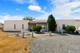 723 Burbank Creek Rd, Yakima, WA 98901 - Photo 3