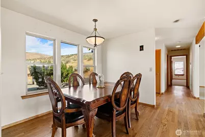 723 Burbank Creek Road, Yakima, WA 98901 - Photo 5