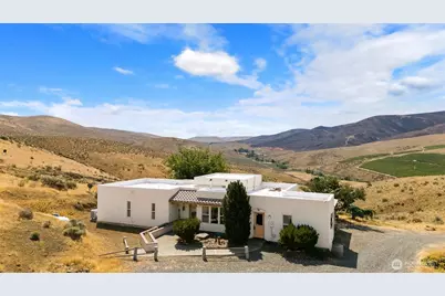 723 Burbank Creek Road, Yakima, WA 98901 - Photo 1