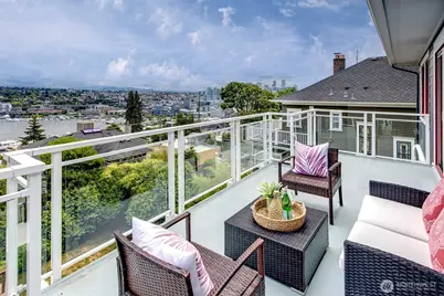 1518 4th Avenue N, Seattle, WA 98109 - Photo 5