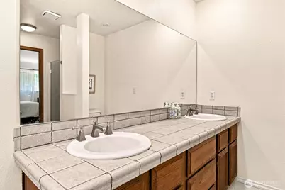 920 East Bay Drive NE #2D-101, Olympia, WA 98506 - Photo 17