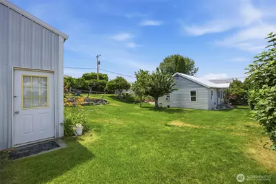 119 Washington Place, Electric City, WA 99123 - Photo 3
