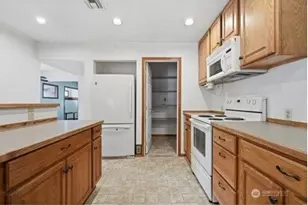 310 E 3rd Ave, Kennewick, WA 99336 - Photo 11
