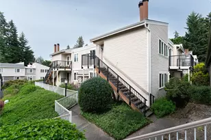 12716 NE 120th St, Kirkland, WA 98034 - Photo 17