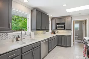 1829 NW 201st St, Shoreline, WA 98177 - Photo 11