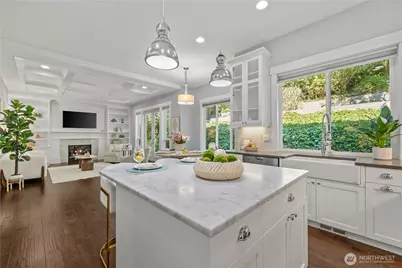 2424 108th Avenue NE, Bellevue, WA 98004 - Photo 11