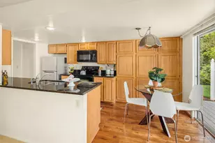 14301 SE 42nd Ln, Bellevue, WA 98006 - Photo 17