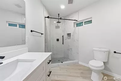 10953 N Madison Avenue NE, Bainbridge Island, WA 98110 - Photo 5