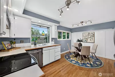 2307 SW 323rd St, Federal Way, WA 98023 - Photo 9