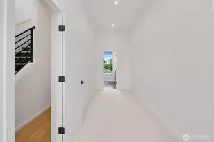 5253 B California Ave SW, Seattle, WA 98136 - Photo 23