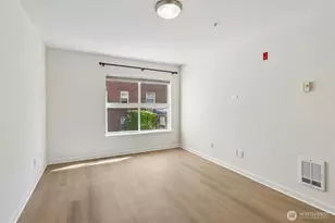621 5th Ave N, Seattle, WA 98109 - Photo 11