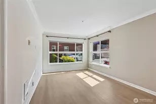 621 5th Ave N, Seattle, WA 98109 - Photo 5