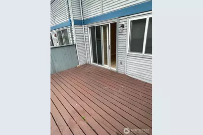 2305 S Pinebrook Lane, Des Moines, WA 98198 - Photo 9
