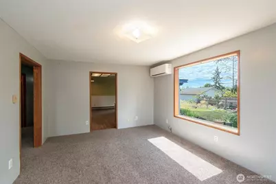915 W 11th St, Port Angeles, WA 98363 - Photo 5