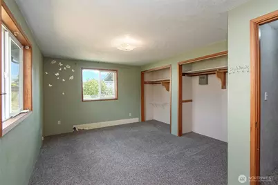 915 W 11th St, Port Angeles, WA 98363 - Photo 17