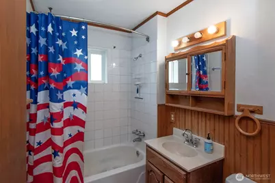 915 W 11th St, Port Angeles, WA 98363 - Photo 13