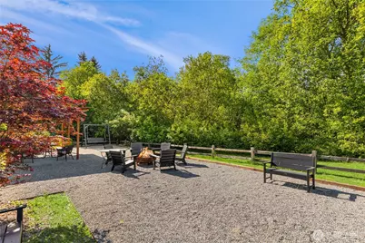 4670 Flying Goat Avenue NE, Bainbridge Island, WA 98110 - Photo 37