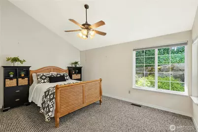 24311 SE 41st Place #10, Sammamish, WA 98029 - Photo 21