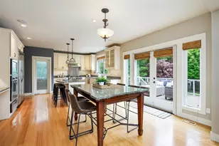 11034 Phinney Ave N, Seattle, WA 98133 - Photo 7